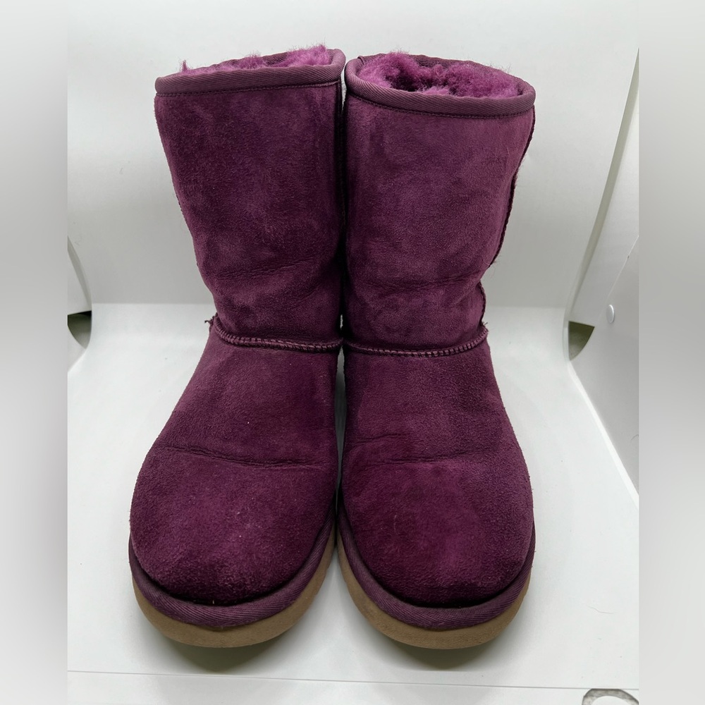 UGG Classic Short II Boot Plum Purple Size 7. Excellent condition.
